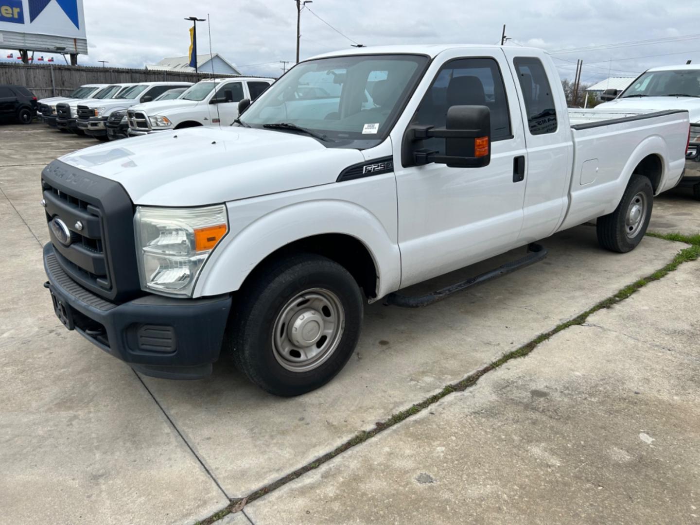 2016 White Ford F-250 SD XL SuperCab 2WD (1FT7X2A65GE) with an 6.2L V8 OHV 16V engine, 6A transmission, located at 1687 Business 35 S, New Braunfels, TX, 78130, (830) 625-7159, 29.655487, -98.051491 - Photo#0